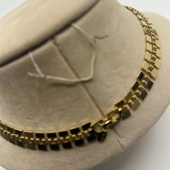 Elegant Park Lane Cleopatra Goldtone Statement Necklace - Picture 9 of 9